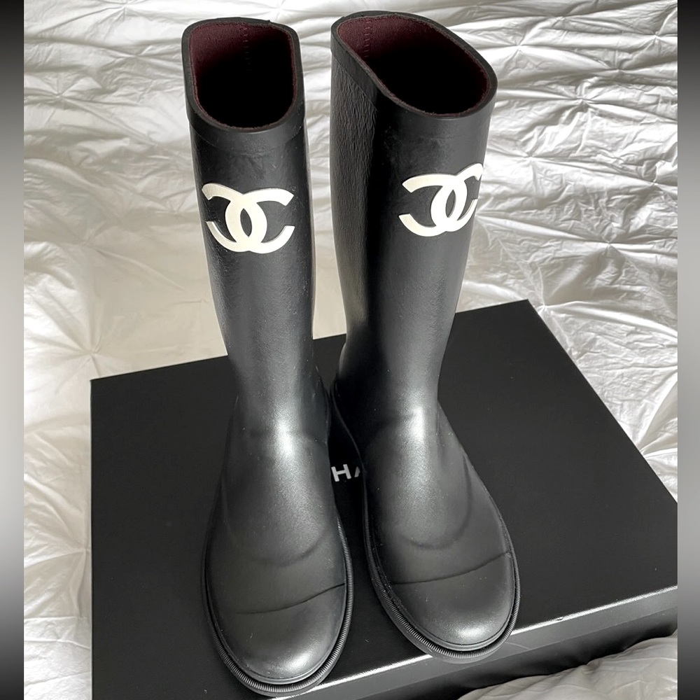 New 100% authentic Chanel rain boot